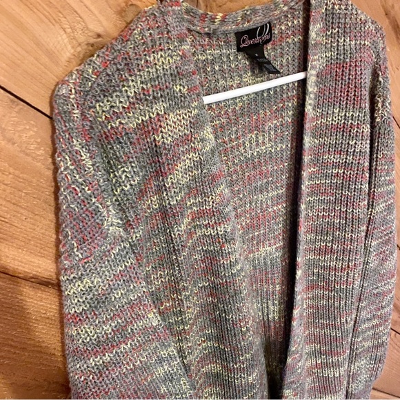 Questions Long Sleeve Gray Open Front Cardigan Sweater Size Medium - Picture 4 of 8